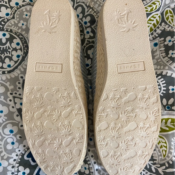 Esprit Ella Blue White Striped Espadrilles new with flaw 8.5M - Picture 4 of 6